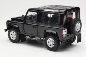 Land Rover Defender 90 Santorini Schwarz Metallic Kyosho 1:18 08901BK Metall — Bild 7 von 8