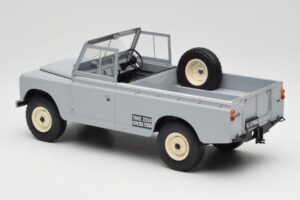 Land Rover Series II 109 Pickup Grau MCG 1:18 MCG18092 Metall — Bild 5 von 6