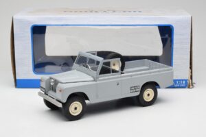 Land Rover Series II 109 Pickup Grau MCG 1:18 MCG18092 Metall — Bild 6 von 6
