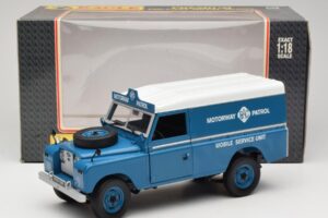 Land Rover Series III 109 Soft Top Motorway Patrol Blau Eagles Race 1:18 4403 Metall — Bild 8 von 8