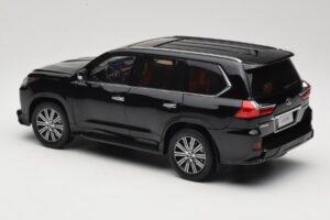 Lexus LX570 J200 Schwarz LCD 1:18 LCD18010-BL Metall — Bild 7 von 8