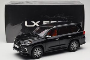 Lexus LX570 J200 Schwarz LCD 1:18 LCD18010-BL Metall — Bild 8 von 8