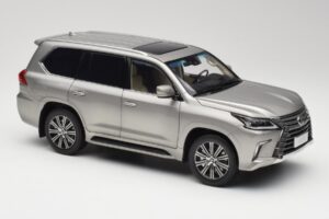 Lexus LX570 Sonic Titanium Kyosho 1:18 08955T Metall — Bild 6 von 8