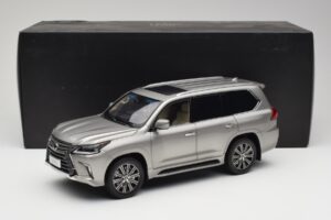 Lexus LX570 Sonic Titanium Kyosho 1:18 08955T Metall — Bild 8 von 8