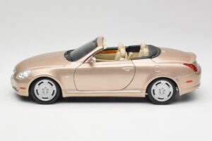 Lexus SC430 Beige Maisto 1:18 31629 Metall — Bild 4 von 8