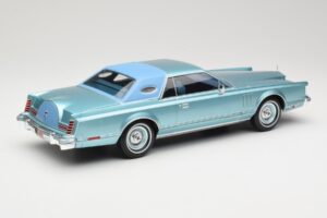 Lincoln Continental Mark V Blue Metallic MCG 1:18 MCG18369 Metall — Bild 2 von 6