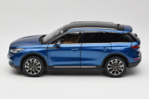 Lincoln Corsair Blau OEM 1:18 LINCOLN001 Metall — Bild 4 von 8