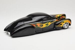 Lincoln Zephyr Scrape Custom Schwarz mit Flammen Hot Wheels 1:18 57319 Metall — Bild 3 von 8