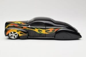 Lincoln Zephyr Scrape Custom Schwarz mit Flammen Hot Wheels 1:18 57319 Metall — Bild 4 von 8