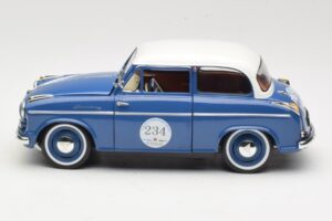 Lloyd Alexander TS #234 Blau Revell 1:18 08463 Metall — Bild 4 von 8