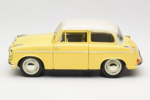 Lloyd Alexander TS Gelb Revell 1:18 08958 Metall — Bild 4 von 8