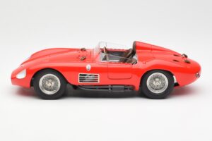 Maserati 300S Rot CMC 1:18 M-105 Metall — Bild 3 von 6