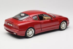 Maserati 3200 GT Dunkelrot Bburago 1:18 3341-M2 Metall — Bild 3 von 8