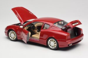 Maserati 3200 GT Dunkelrot Bburago 1:18 3341-M2 Metall — Bild 5 von 8
