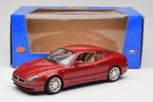 Maserati 3200 GT Dunkelrot Bburago 1:18 3341-M2 Metall — Bild 8 von 8