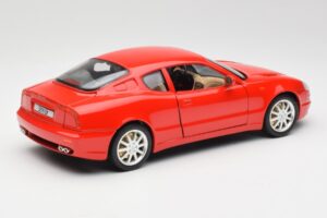 Maserati 3200 GT Rot Bburago 1:18 3341 Metall — Bild 3 von 8