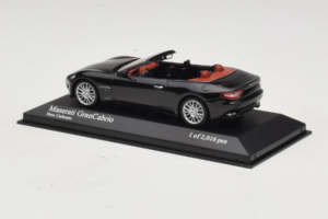 Maserati GranCabrio Schwarz Metallic Minichamps 1:43 400123930 Metall — Bild 3 von 5