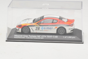Maserati GranTurismo MC GT4 #28 Smurra / Piancastelli Maserati MC 2010 Minichamps 1:43 400101228 Metall — Bild 4 von 5