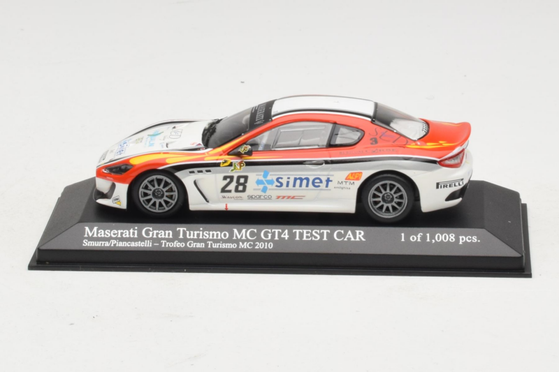 Maserati GranTurismo MC GT4 #28 Smurra / Piancastelli Maserati MC 2010 Minichamps 1:43 400101228 Metall