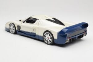 Maserati MC12 Weiß Blau Hot Wheels 1:18 G7158 Metall — Bild 7 von 8