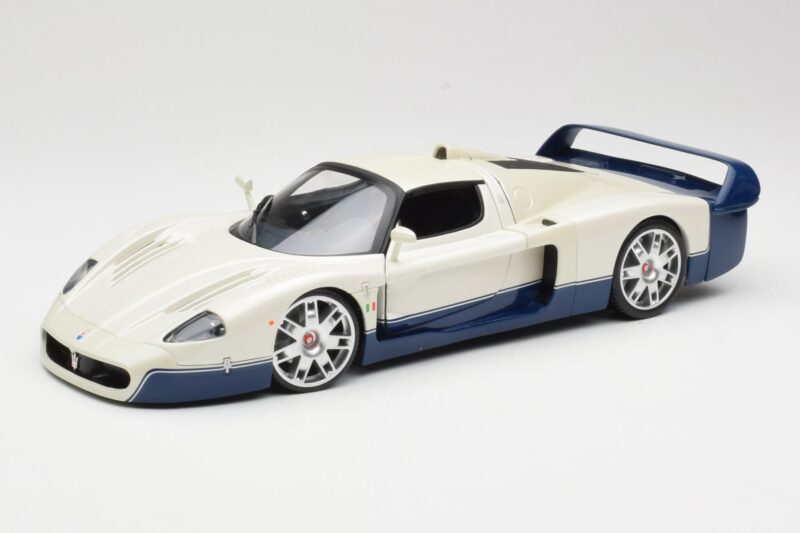 Maserati MC12 Weiß Blau Hot Wheels 1:18 G7158 Metall