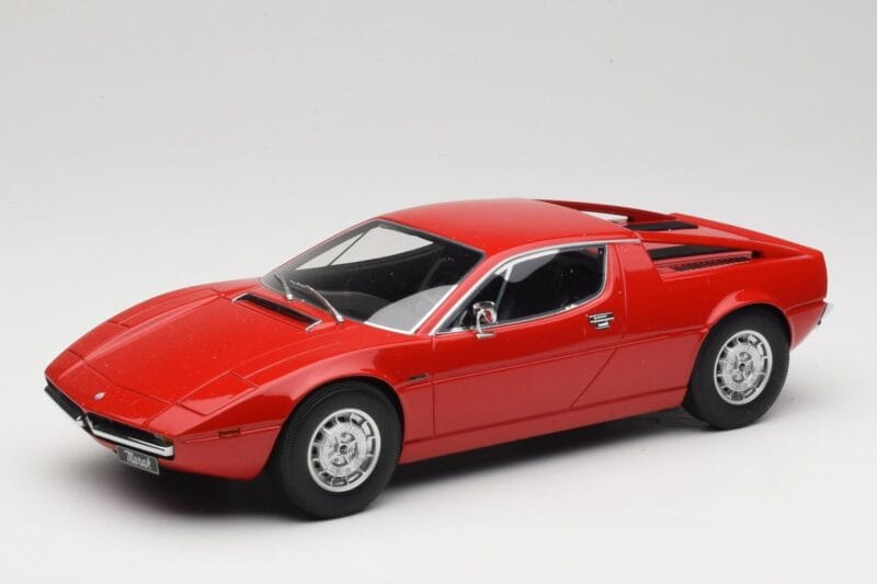 Maserati Merak Rot Minichamps 1:18 107123761 Resin