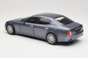 Maserati Quattroporte Blue Metallic Hot Wheels 1:18 B7003 Metall — Bild 7 von 8