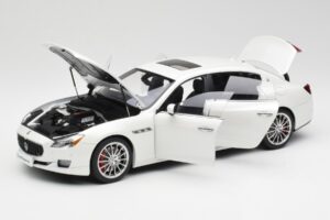 Maserati Quattroporte VI GTS Alpine Weiß AUTOart 1:18 75808 Metall — Bild 2 von 8