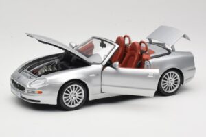 Maserati Spyder Silber Maisto 1:18 31667 Metall — Bild 2 von 8