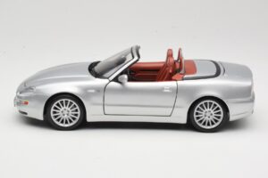 Maserati Spyder Silber Maisto 1:18 31667 Metall — Bild 4 von 8