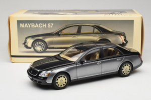 Maybach 57 SWB Caspian Black Himalayas Grey AUTOart 1:18 76151 Metall — Bild 9 von 9