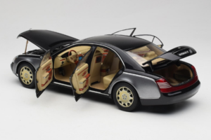 Maybach 57 SWB Caspian Black Himalayas Grey AUTOart 1:18 76151 Metall — Bild 6 von 9