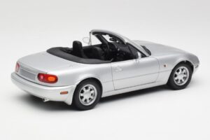 Mazda MX-5 Miata NA Highlight Silber Gate 1:18 1015 Metall — Bild 3 von 8
