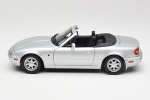 Mazda MX-5 Miata NA Highlight Silber Gate 1:18 1015 Metall — Bild 4 von 8