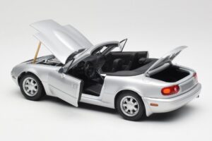 Mazda MX-5 Miata NA Highlight Silber Gate 1:18 1015 Metall — Bild 5 von 8