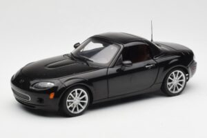 Mazda MX-5 NC Roadster Retractable Hardtop US Spec Schwarz AUTOart 1:18 75971 Metall