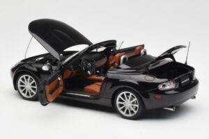 Mazda MX-5 NC Roadster Retractable Hardtop US Spec Schwarz AUTOart 1:18 75971 Metall — Bild 7 von 10