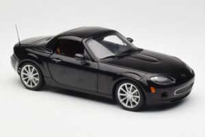 Mazda MX-5 NC Roadster Retractable Hardtop US Spec Schwarz AUTOart 1:18 75971 Metall — Bild 8 von 10