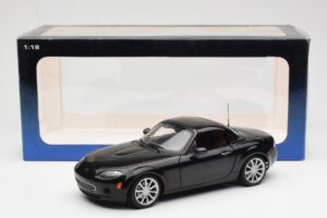 Mazda MX-5 NC Roadster Retractable Hardtop US Spec Schwarz AUTOart 1:18 75971 Metall — Bild 10 von 10