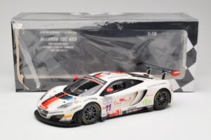 McLaren 12C GT3 #11 Art Grand Prix C. Leclerc / N. Parisy / A. Soucek Spa 24 Hours 2013 Minichamps 1:18 151131311 Metall — Bild 6 von 6
