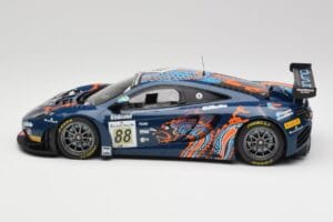 McLaren 12C GT3 #88 Von Ryan Racing A. Barff / T. Goodwin / B. Senna Spa 24 Hours 2013 Minichamps 1:18 151131388 Metall — Bild 3 von 6