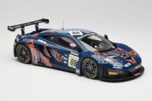 McLaren 12C GT3 #88 Von Ryan Racing A. Barff / T. Goodwin / B. Senna Spa 24 Hours 2013 Minichamps 1:18 151131388 Metall — Bild 4 von 6