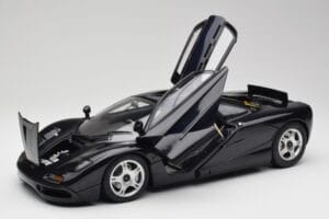 McLaren F1 Blue Metallic Minichamps 1:12 530133130 Metall — Bild 2 von 8
