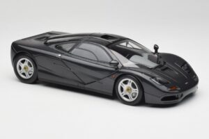 McLaren F1 Carbon Schwarz Metallic Minichamps 1:18 530133420 Metall — Bild 6 von 8