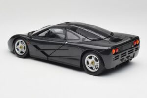 McLaren F1 Carbon Schwarz Metallic Minichamps 1:18 530133420 Metall — Bild 7 von 8