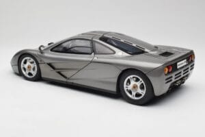 McLaren F1 Dark Silver Minichamps 1:12 530133124 Metall — Bild 7 von 8