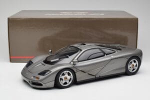 McLaren F1 Dark Silver Minichamps 1:12 530133124 Metall — Bild 8 von 8