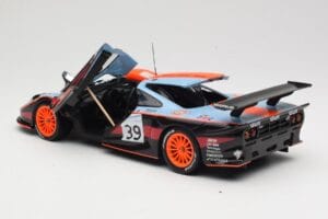 McLaren F1 GTR #39 Gulf R. Bellm / A. Gilbert / M. Sekiya 24 Hours of Le Mans 1997 UT Models 1:18 39725 Metall — Bild 5 von 8