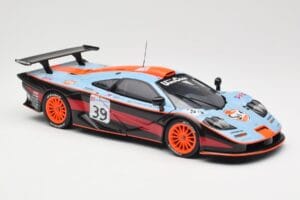 McLaren F1 GTR #39 Gulf R. Bellm / A. Gilbert / M. Sekiya 24 Hours of Le Mans 1997 UT Models 1:18 39725 Metall — Bild 6 von 8