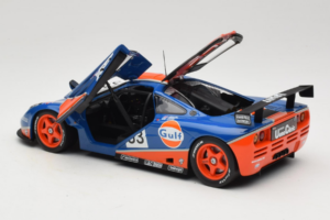 McLaren F1 GTR Gulf #33 R. Bellm / M. Weaver / J-J. Lehto 24 Hours of Le Mans 1996 UT Models 1:18 530161833 Metall — Bild 5 von 8